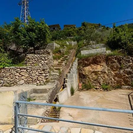 Veliu's 3 דירה *